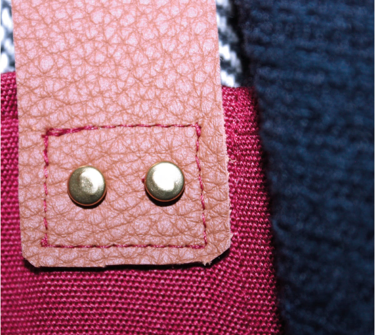 Aurelia ourle un jeans